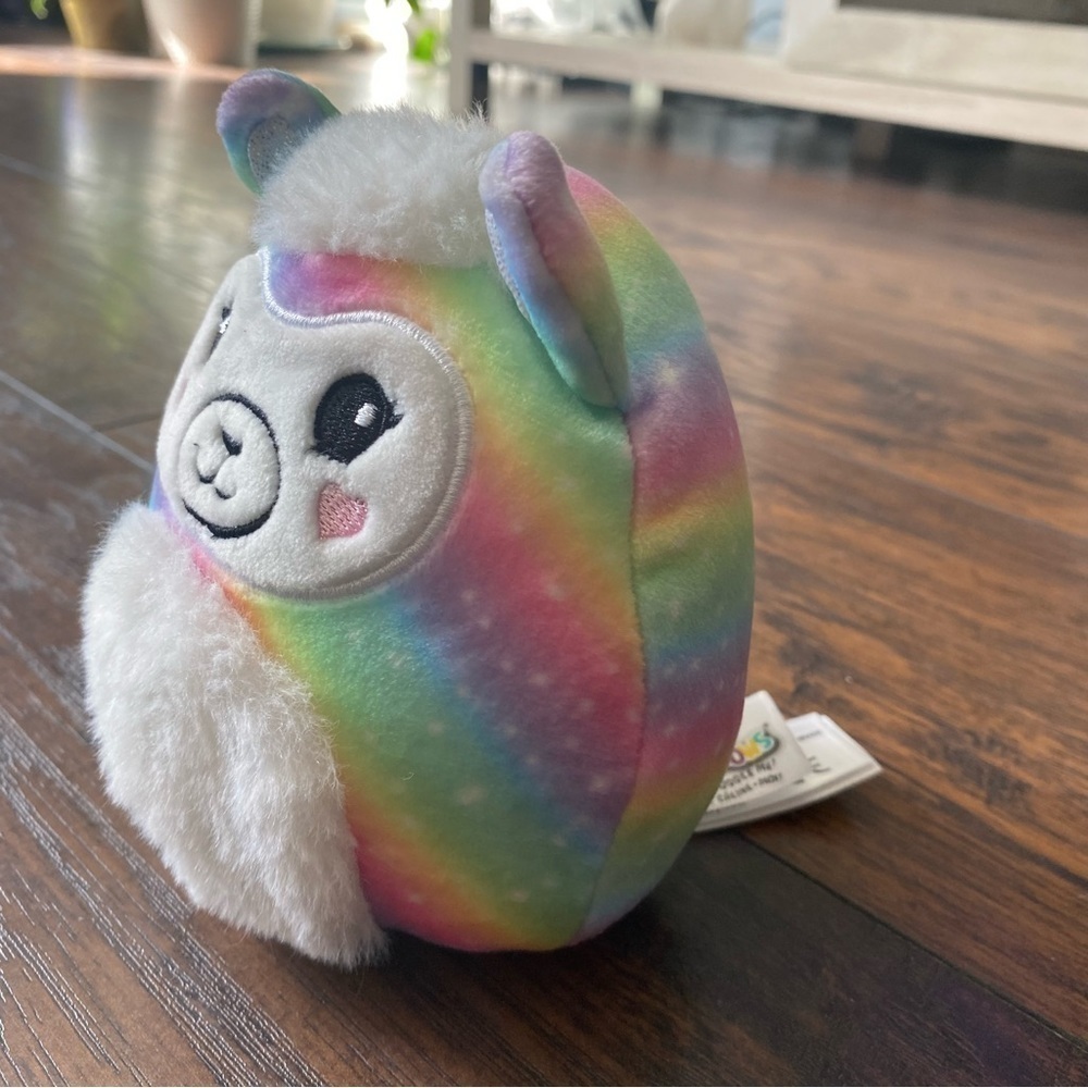 Squishmallows Bailey the Llama - Picture 2 of 6